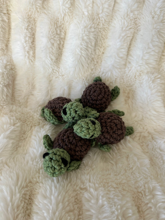 Hand crocheted turtles made of organic cotton 